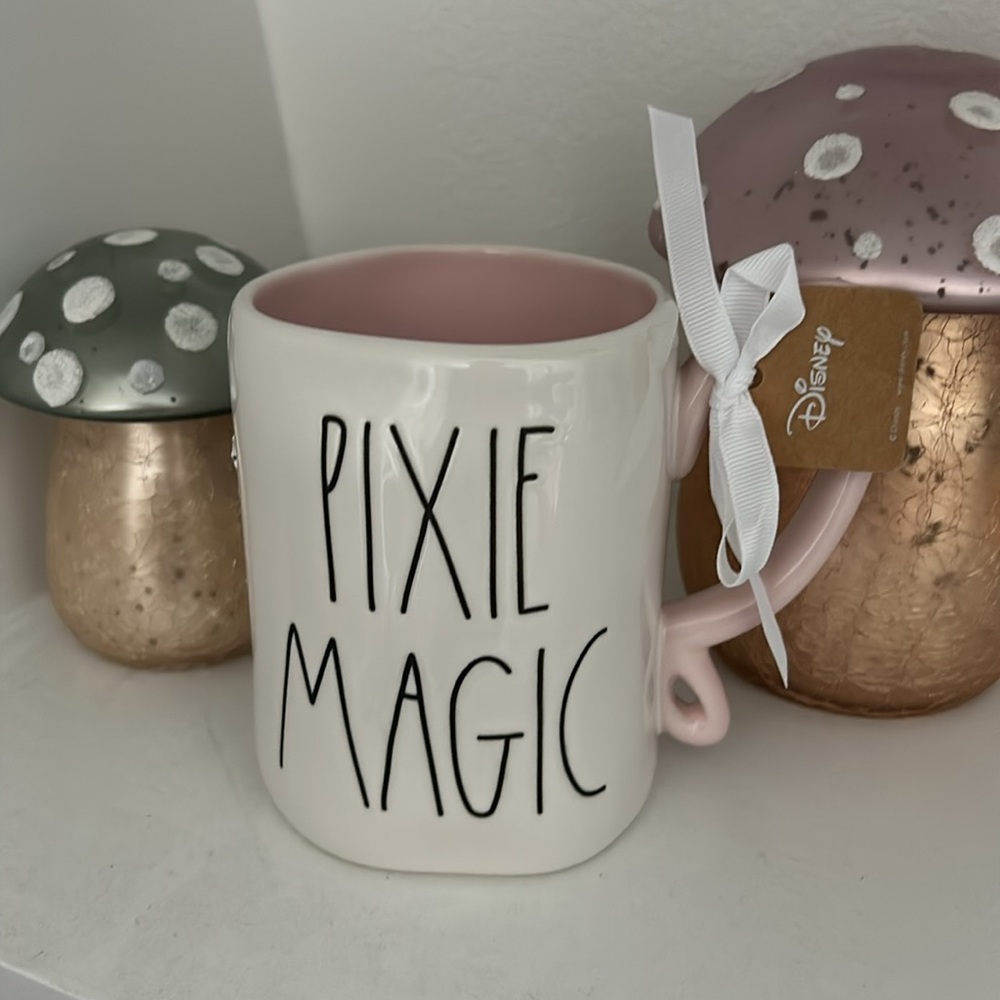 Brand new Rae Dunn Disney🧚 PIXIE MAGIC 🪄 Coffee mug 🧚‍♀️ TINKER BELL